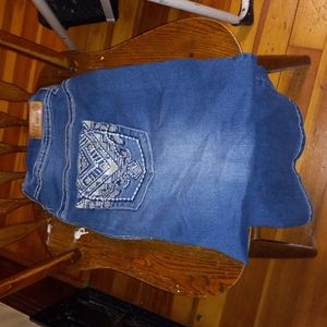 Wallflower size18 embleshed distressed denium